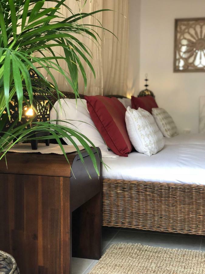Villa Breeze Boutique Guest Rooms, Marbella Sitio de Calahonda Ngoại thất bức ảnh