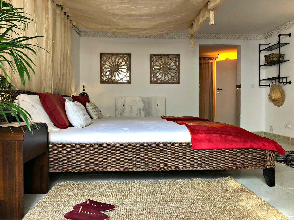 Villa Breeze Boutique Guest Rooms, Marbella Sitio de Calahonda Ngoại thất bức ảnh